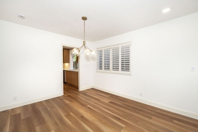 Building Photo - Executive Home With Remodeled Bathrooms + AC in Old Palo Alto