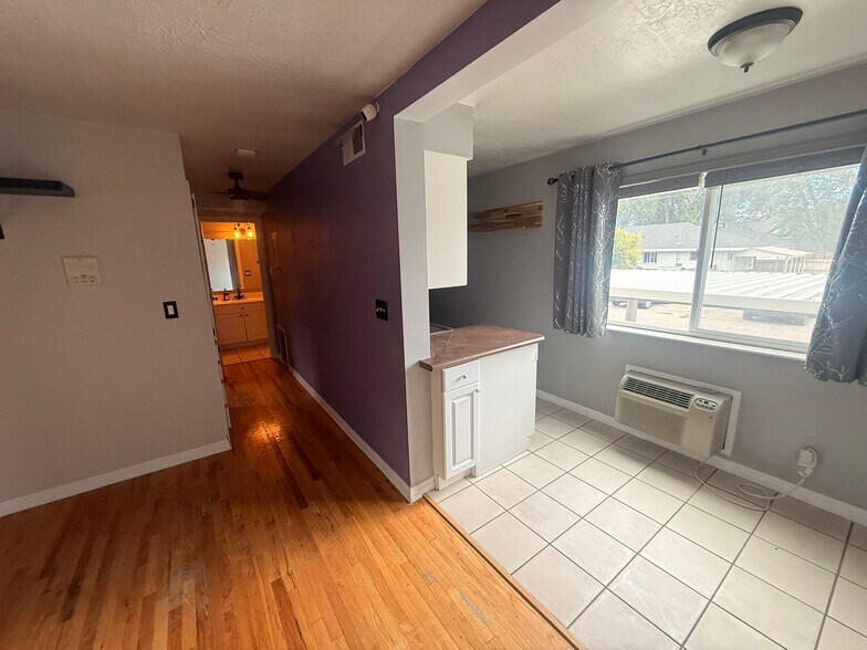 Building Photo - 301 E 2700 S