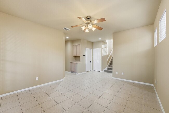 Building Photo - 56 Lakeridge Dr