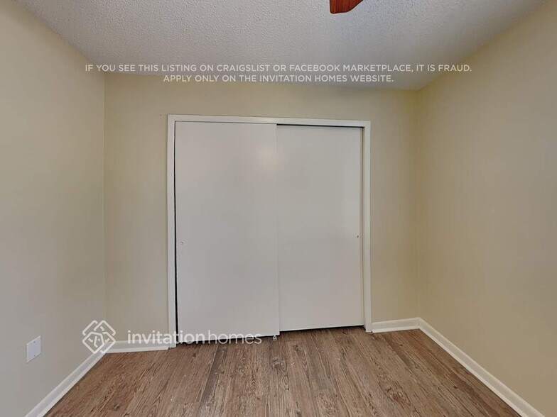 Building Photo - 8201 Helena Dr