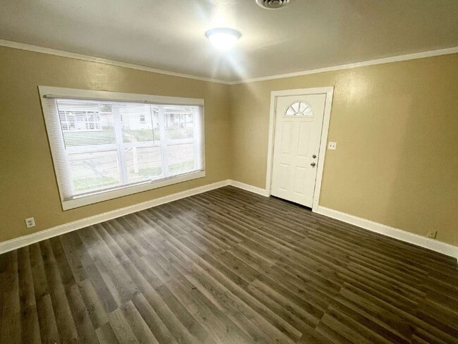 Building Photo - Anderson 2 bedroom home