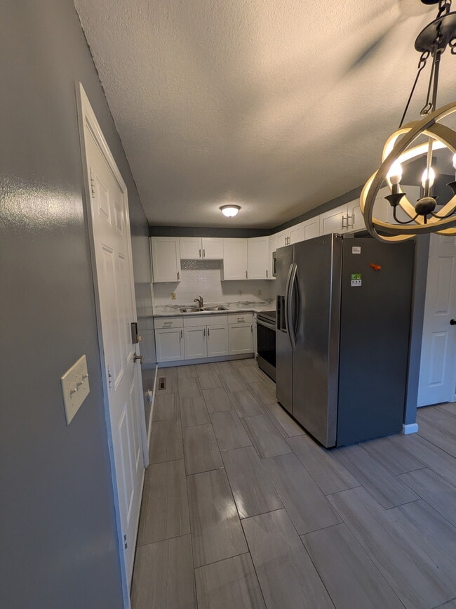 Building Photo - 3621 Kensington Ave