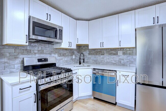 Building Photo - 8523 Fieldway Dr