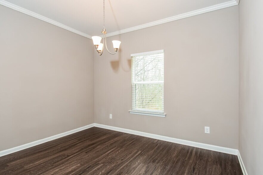 Building Photo - 602 Fieldcrest Dr