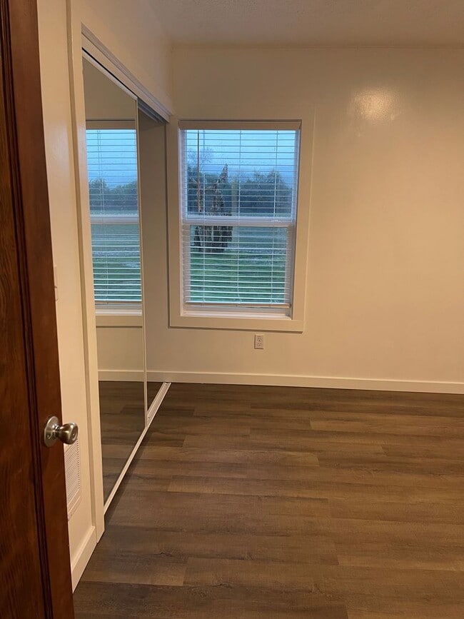 Building Photo - 3 Bedroom 1 Bath Country Home