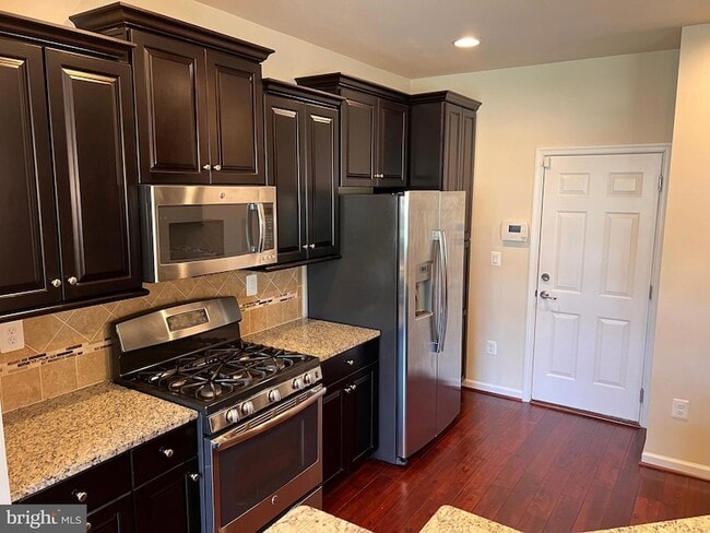 Building Photo - 42592 Sunset Ridge Square