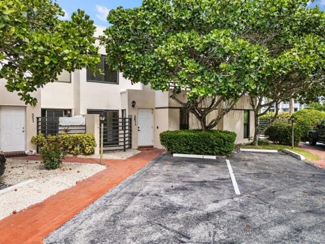 Building Photo - 5610 S Ocean Blvd