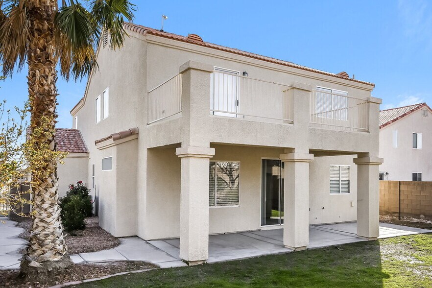 Building Photo - 4150 W El Campo Grande Ave