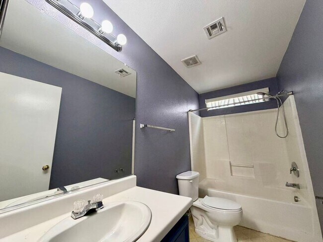 Building Photo - Beautiful two-story home featuring 3 bedrooms, 2.5 bathrooms