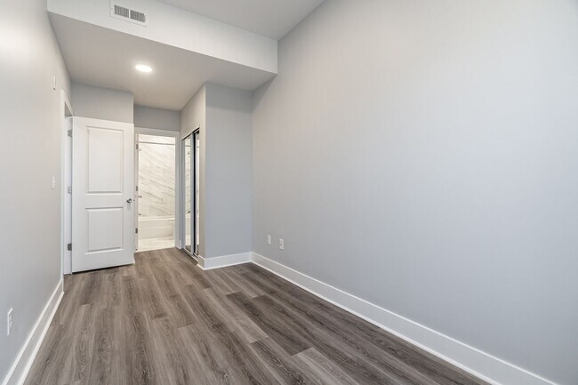 Building Photo - 806 N 41st St