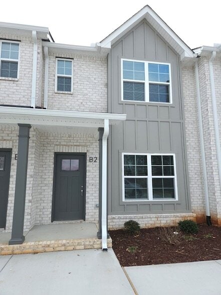 Building Photo - 719 Crestland Ave