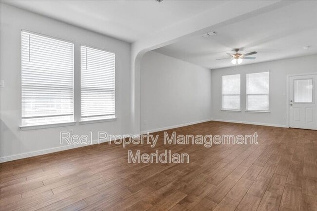 Building Photo - 1125 Ferncliff Dr