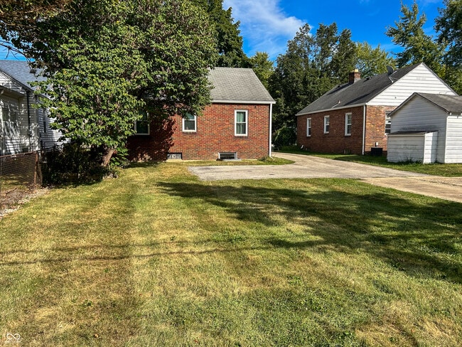 Building Photo - 5846 N Keystone Ave