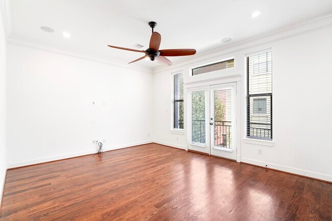 Building Photo - 612 W 27th St