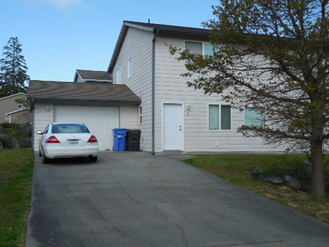 Building Photo - Schell (1375 NW Falls Creek Loop)