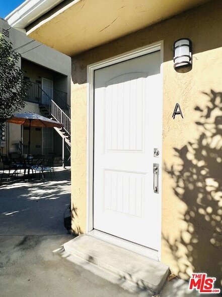 Building Photo - 1056 Winchester Ave