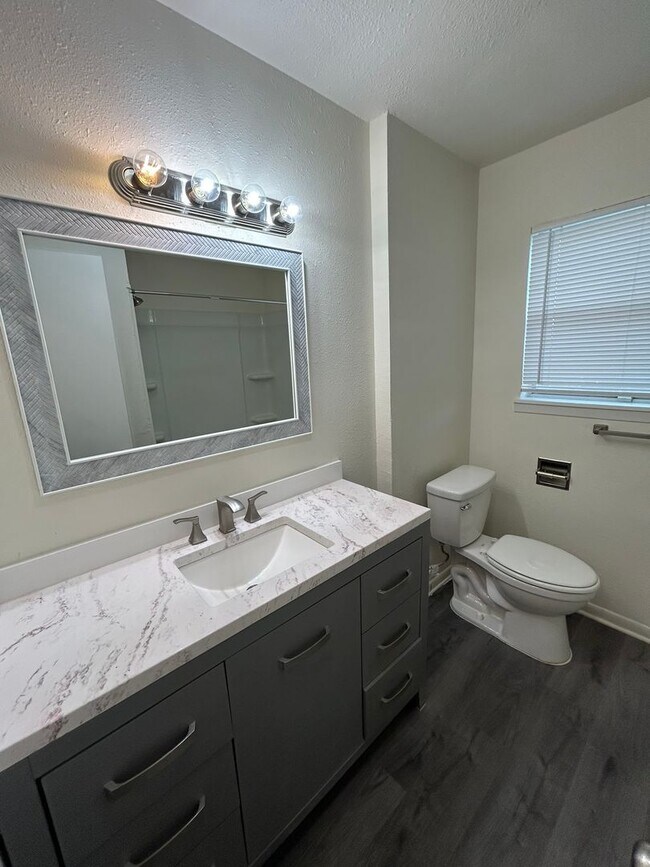 Building Photo - 3601 Catalina Dr