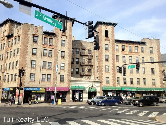 Building Photo - 2801 John F. Kennedy Blvd