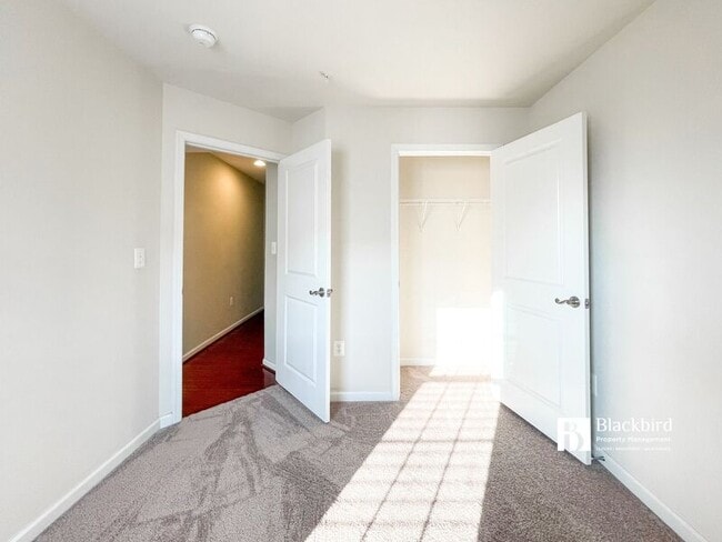 Building Photo - 3815 Hansberry Ct NE