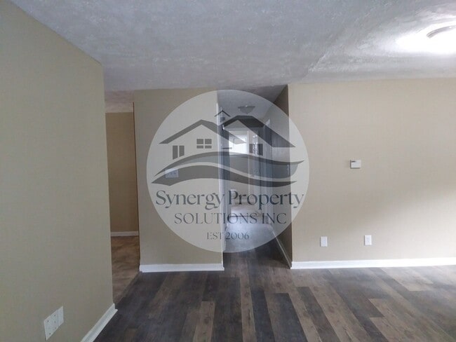 Building Photo - COMING SOON MADISON RANCH WITH 2 BATHS!