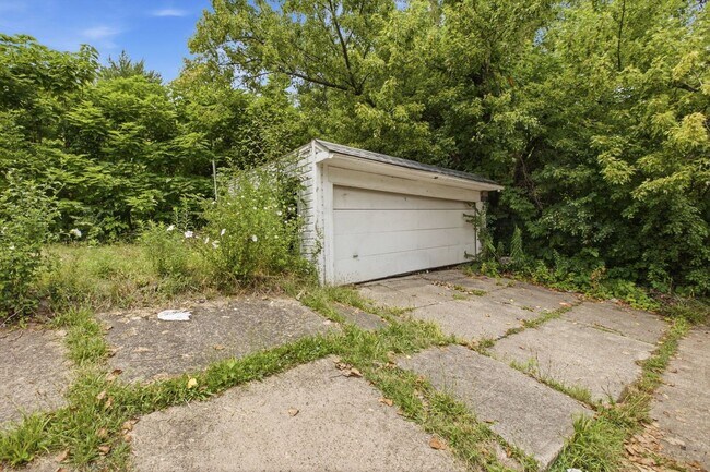 Building Photo - 12313 Rexford Ave