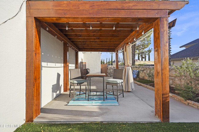 Building Photo - 851 Dulce Tierra Dr