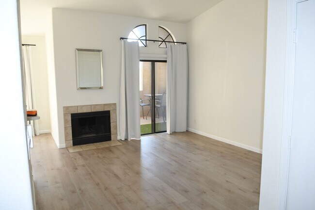 Building Photo - 9600 N 96th St