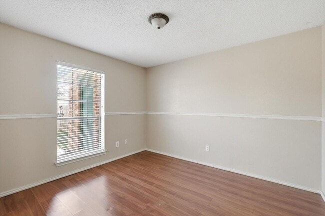 Building Photo - Half of Duplex Ready for New Tenants- 2 Bed, 2 Bath- North Richland Hills- Birdville ISD- 76180