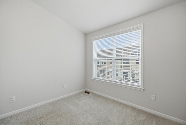 Building Photo - 2780 Ashcombe Dr.