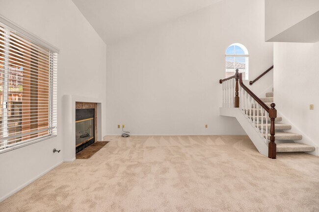 Building Photo - 12030 Via Felicia