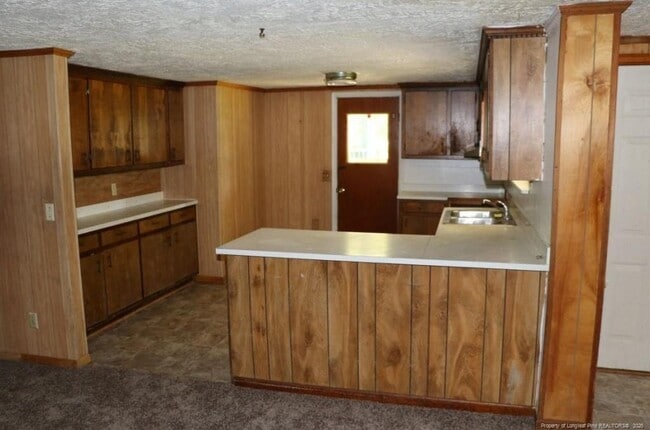 Building Photo - 1003 James St