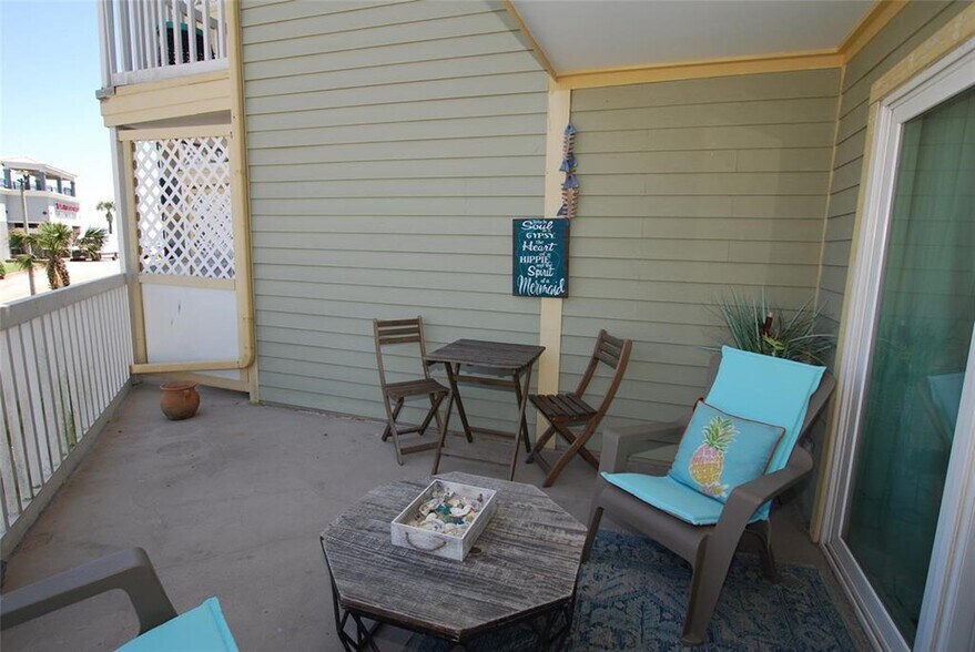 Building Photo - 6300 Seawall Blvd