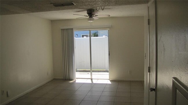 Building Photo - 5122 E Temple Heights Rd