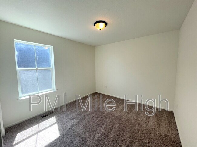 Building Photo - 21138 E 61st Dr