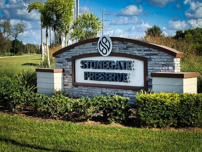 Building Photo - Spacious Like New 4-Bedroom Oasis with 3 F...