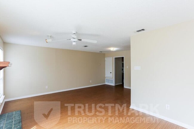 Building Photo - 4506 Lago Cir