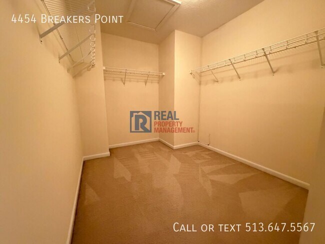 Building Photo - 4454 Breakers Point