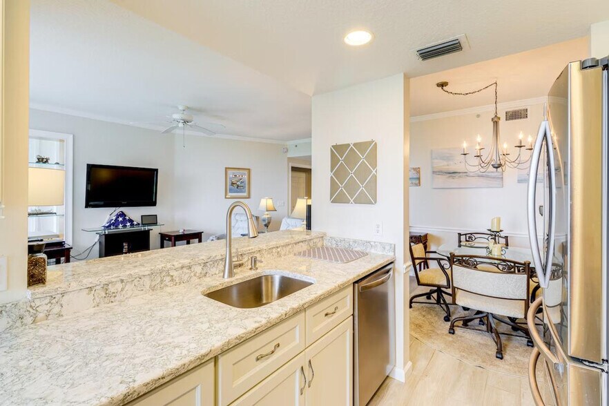 Building Photo - 5799 NE Island Cove Way