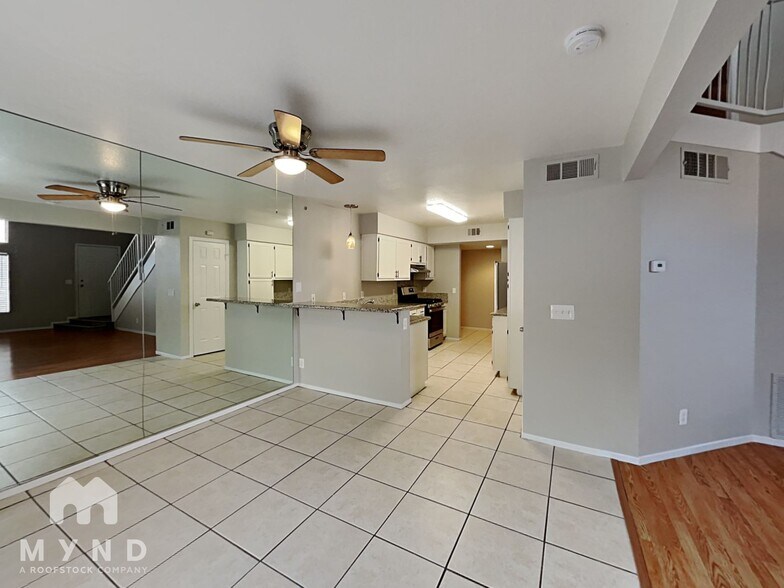 Building Photo - 2835 Floral Peak Dr