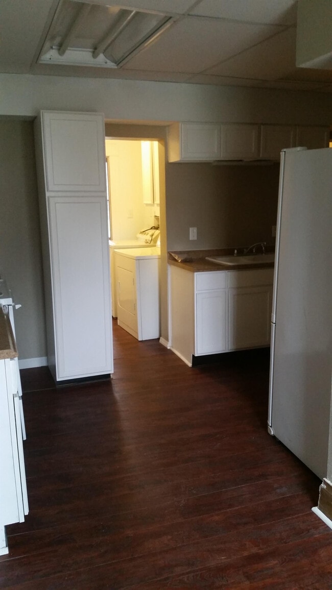 Building Photo - 109 Leland Ave