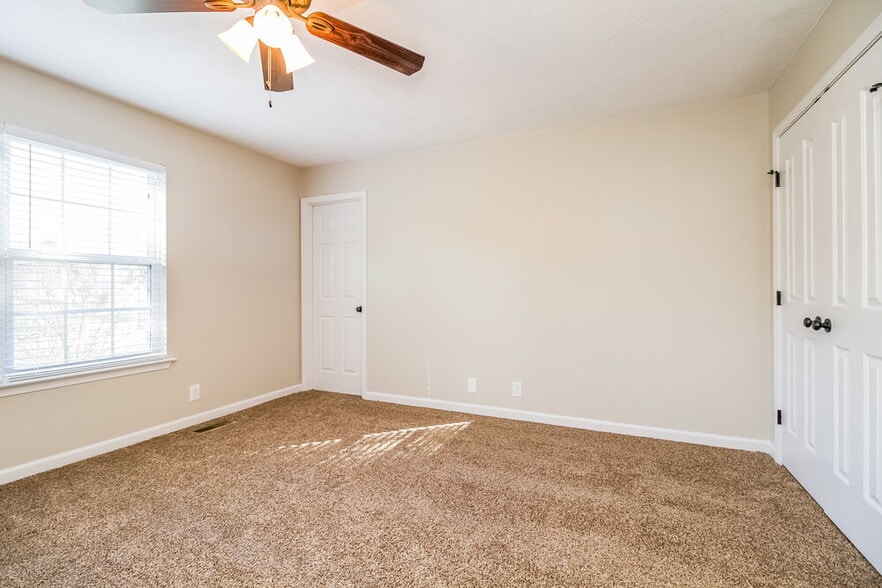 Building Photo - 634 Woodland Hills Dr