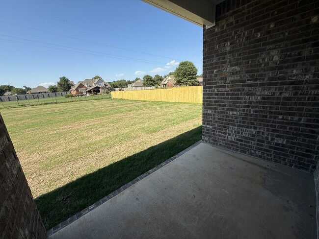 Building Photo - 512 West Gosling Isle