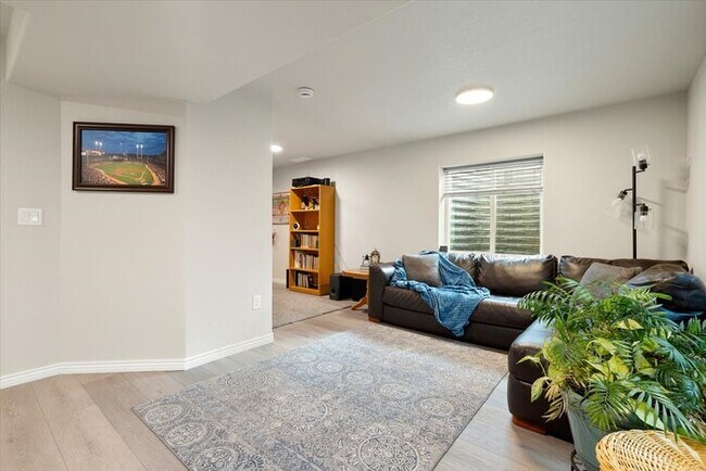 Building Photo - 10715 Horton Dr