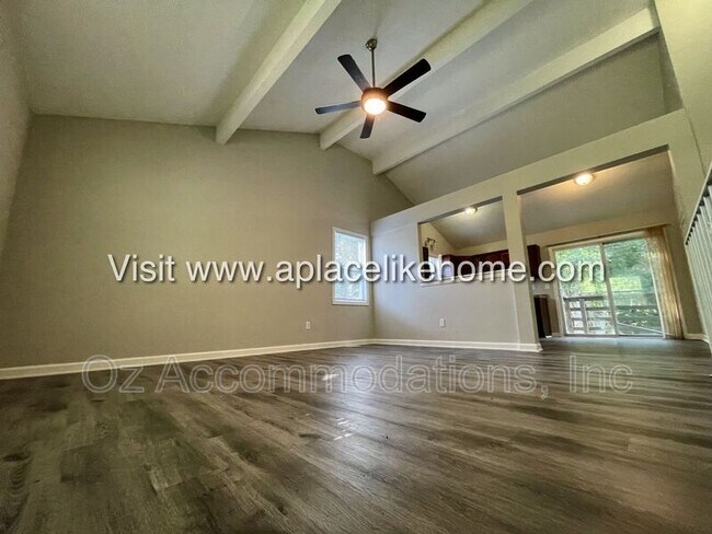 Building Photo - 13139 S Brougham Dr