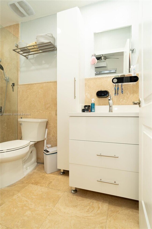 Building Photo - 298 E 3rd St