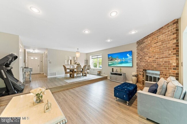 Building Photo - 41 Quince Ct