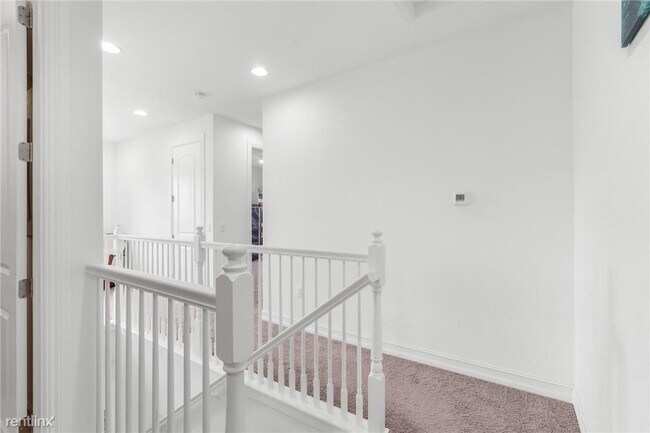 Building Photo - 3 br, 2.5 bath Townhome - 10015 Akenside Dr