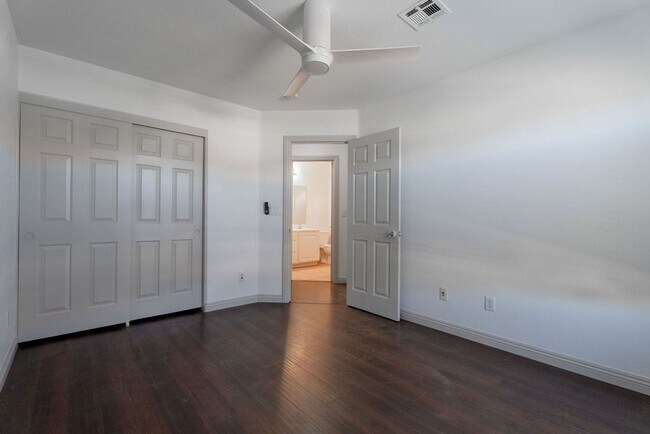 Building Photo - 9931 Rockside Ave