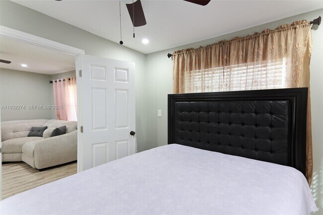 Building Photo - 5300 NW 15th Ct