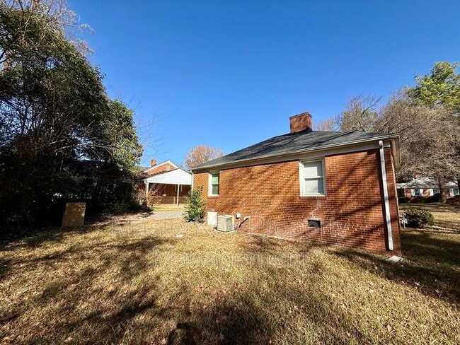 Building Photo - 1411 Hudson Ave